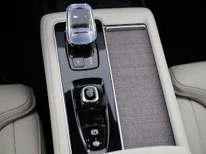 image du véhicule VOLVO XC90 2.0 B5 MH Ultra Dark AWD