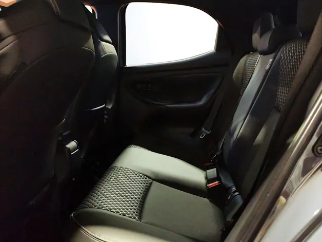 Toyota Yaris 1.5 VVT-i HSD Premium