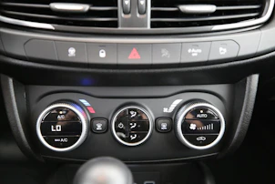 Fahrzeugbild FIAT Tipo SW 1.5 Hybrid Swiss Cross