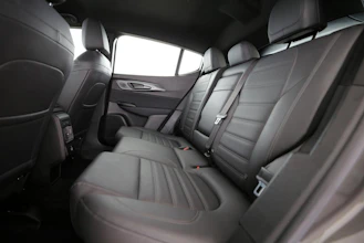 https://vehicle.imgix.net/4258290/4c002f13-4720-4090-9176-75d497b3e433.jpg
