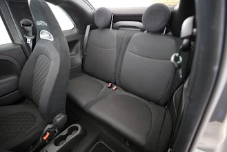 https://vehicle.imgix.net/4258333/16332002-bd0e-4d6c-8e1d-eff20d5f6dfb.jpg