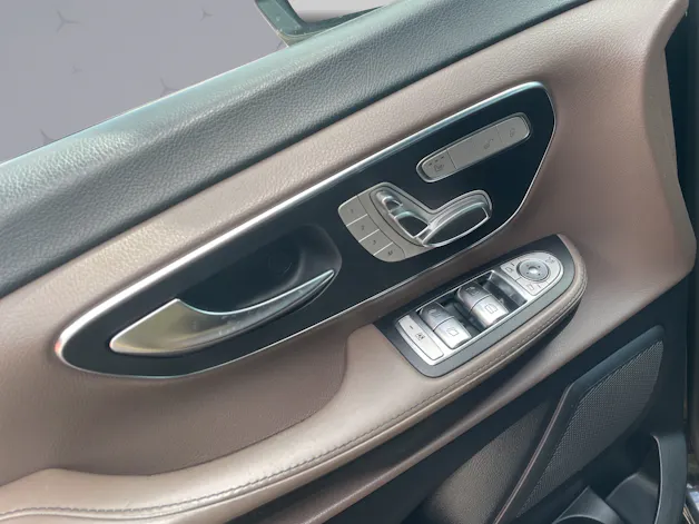 Mercedes-Benz V 300 d AMG Line Extralang