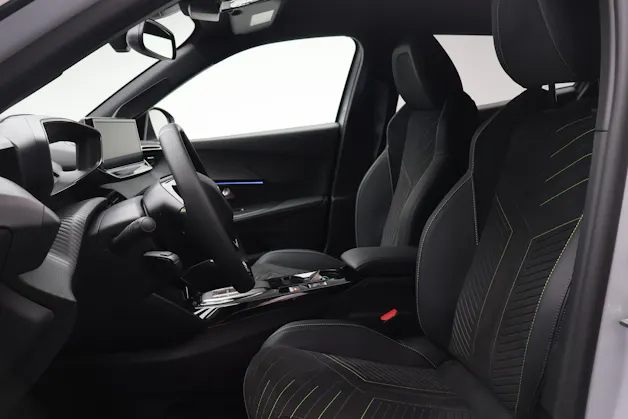 Peugeot 2008 1.2 Hybrid 145 GT