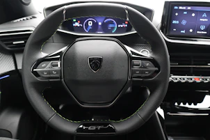 Fahrzeugbild PEUGEOT 2008 1.2 Hybrid 145 GT
