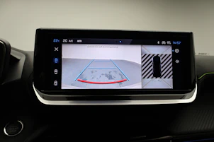 Fahrzeugbild PEUGEOT 2008 1.2 Hybrid 145 GT