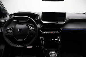 Fahrzeugbild PEUGEOT 208 1.2 Hybrid 145 GT