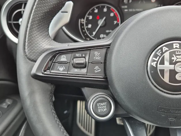 Alfa Romeo Stelvio 2.0 Q4 280 Veloce Sky