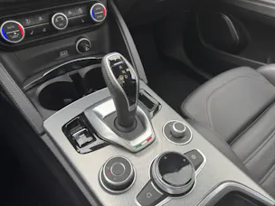 Alfa Romeo Stelvio 2.0 Q4 280 Veloce Sky