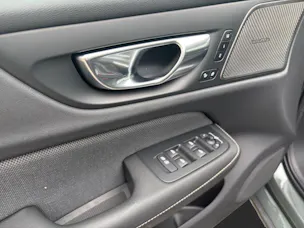 Volvo V60 2.0 B4 Plus Dark