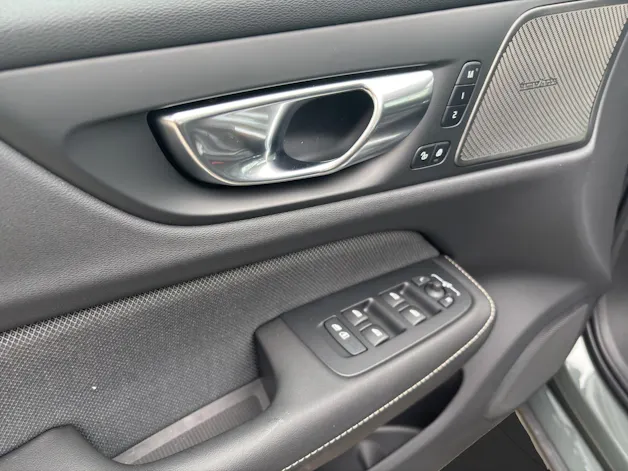 Volvo V60 2.0 B4 Plus Dark