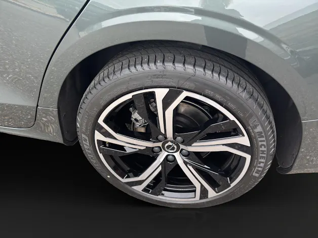 Volvo V60 2.0 B4 Plus Dark
