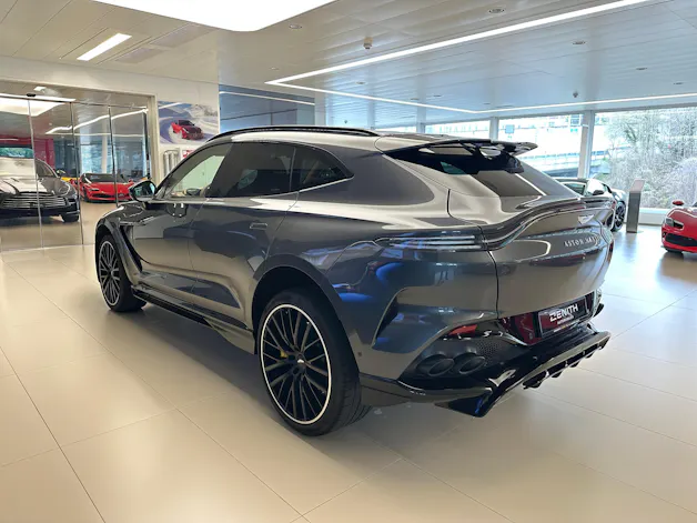 Aston Martin DBX 707