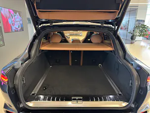 Aston Martin DBX 707