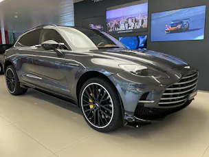 Aston Martin DBX 707