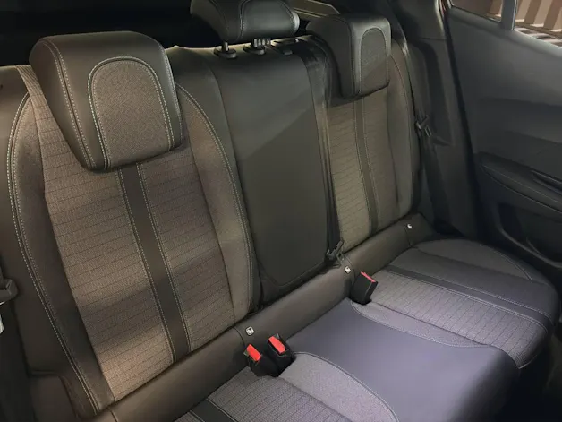 Peugeot 2008 1.2 PureTech Allure Pack EAT8