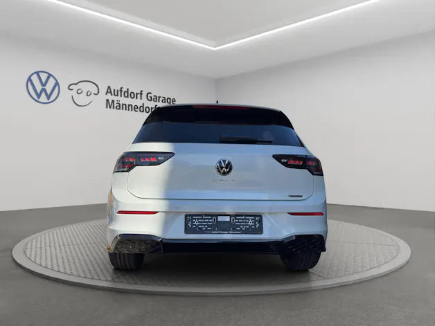 VW Golf 2.0 TSI R-Line DSG 4 Motion