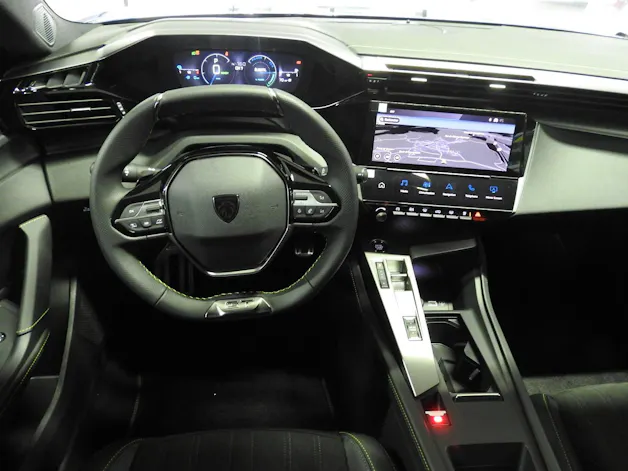 Peugeot 408 1.6 PHEV 225 GT