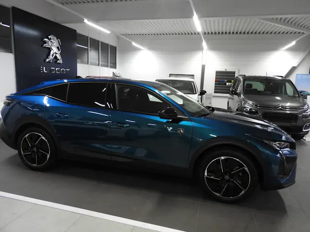 Peugeot 408 1.6 PHEV 225 GT