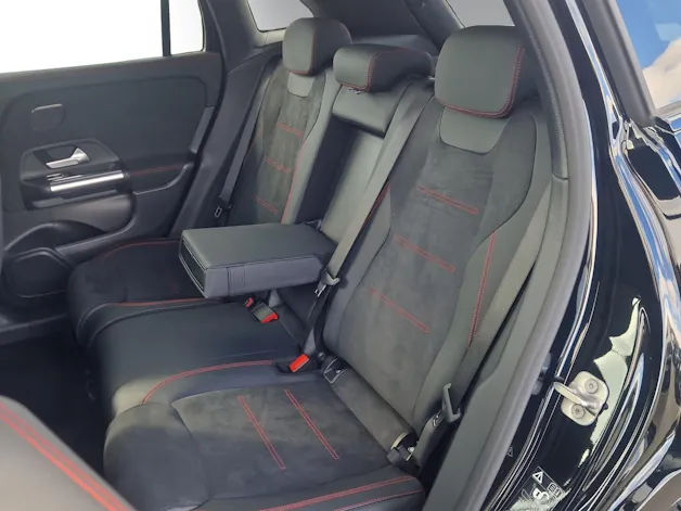 Mercedes-Benz GLA 220 4Matic 8G-DCT