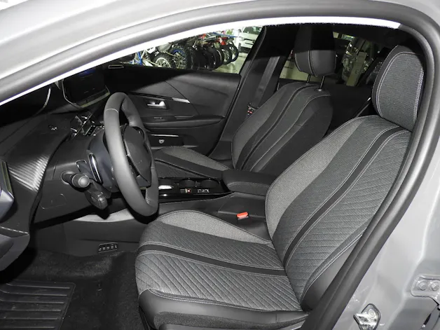 Peugeot 208 1.2 MHEV 110 Allure Premium
