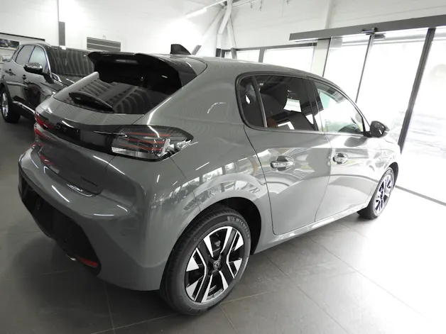 Peugeot 208 1.2 MHEV 110 Allure Premium