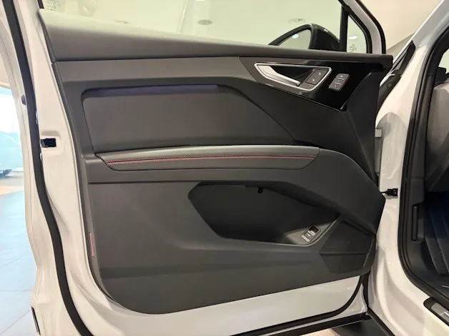 Audi Q4 e-tron 45 Edition Swiss Ski quattro