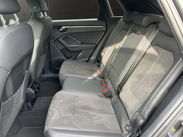 Audi Q3 35 TFSI S line Attraction S-tronic