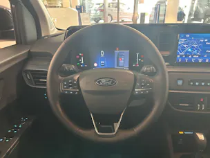 Ford Tourneo Courier 1.0 EcoBoost Active Automat