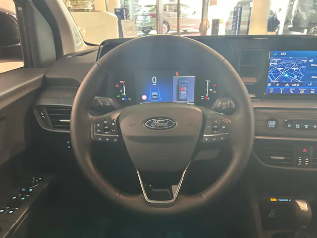 Ford Tourneo Courier 1.0 EcoBoost Active Automat