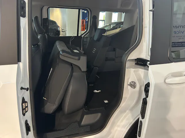 Ford Tourneo Courier 1.0 EcoBoost Active Automat