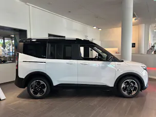 Ford Tourneo Courier 1.0 EcoBoost Active Automat