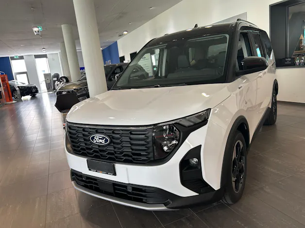 Ford Tourneo Courier 1.0 EcoBoost Active Automat