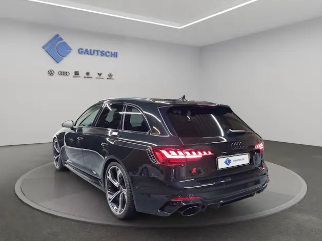 Audi RS4 Avant quattro tiptronic