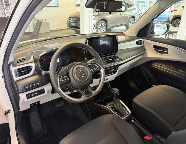 Suzuki Sakura Top Hybrid