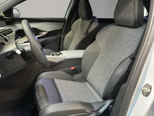 PEUGEOT 5008 145 Hybrid e-DCS6 Allure Premium