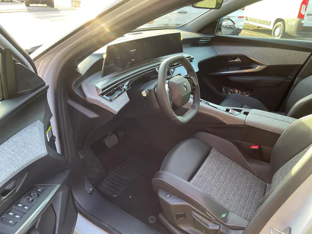 Peugeot 5008 145 Hybrid e-DCS6 Allure Premium