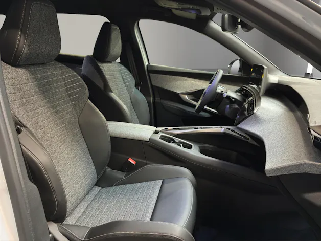 PEUGEOT 5008 145 Hybrid e-DCS6 Allure Premium