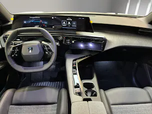 PEUGEOT 5008 145 Hybrid e-DCS6 Allure Premium