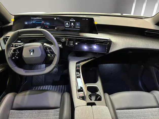 PEUGEOT 5008 145 Hybrid e-DCS6 Allure Premium