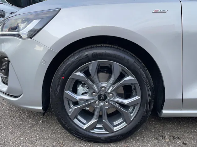 Ford Focus 1.0i EcoB Hybrid 125 ST-Line