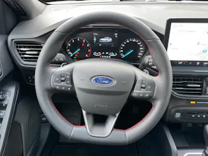 Ford Focus 1.0i EcoB Hybrid 125 ST-Line