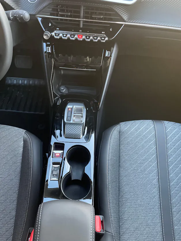 Peugeot 208 1.2 MHEV 110 Allure Premium