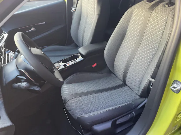 Peugeot 208 1.2 MHEV 110 Allure Premium