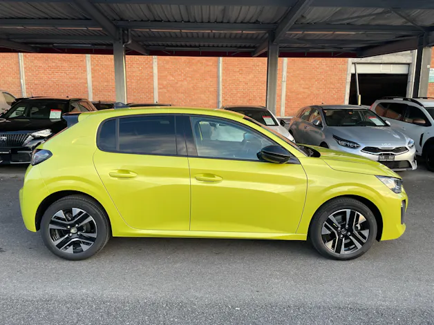 Peugeot 208 1.2 MHEV 110 Allure Premium