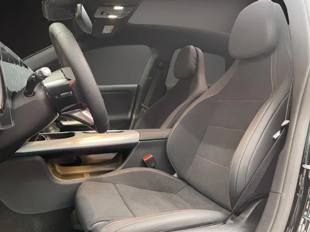Mercedes-Benz CLA 350 4MATIC Shooting Brake EQ