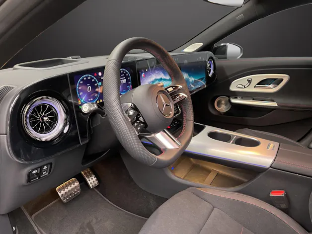 Mercedes-Benz CLA 350 4MATIC Shooting Brake EQ