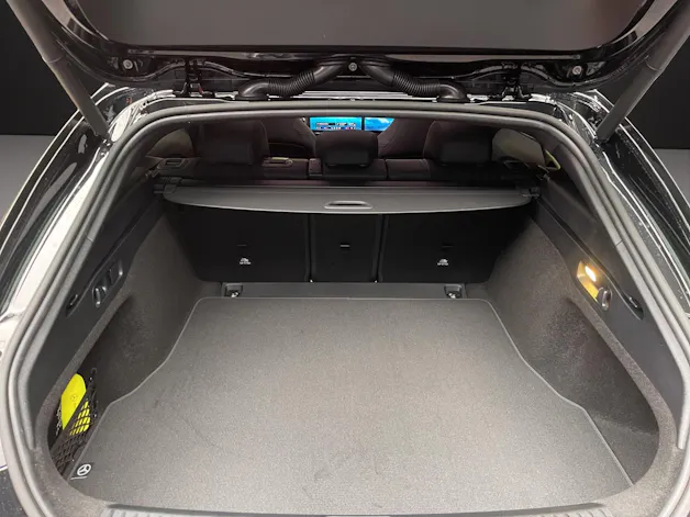 Mercedes-Benz CLA 350 4MATIC Shooting Brake EQ