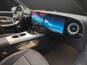 Mercedes-Benz CLA 350 4MATIC Shooting Brake EQ