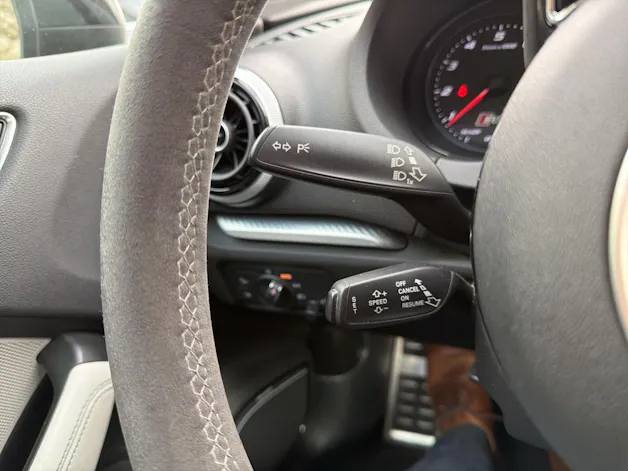 Audi RS3 2.5 TSI quattro