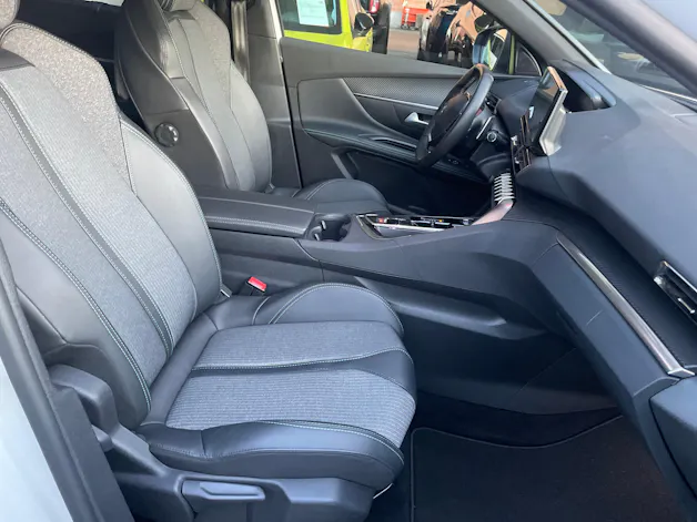 Peugeot 5008 1.5 BlueHDi Allure Pack EAT8